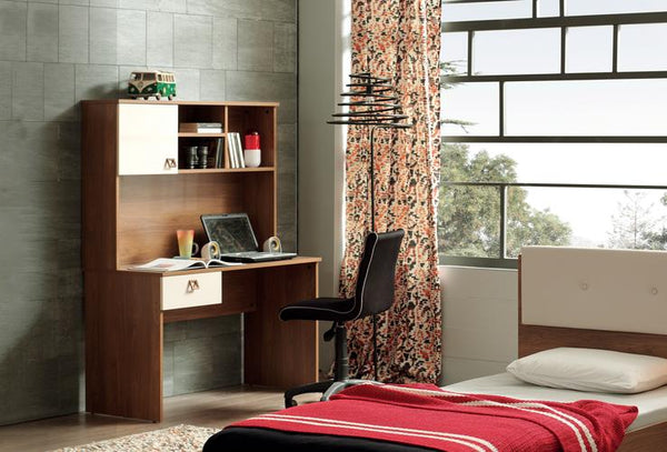 Mistral Bureau, 119x160 cm