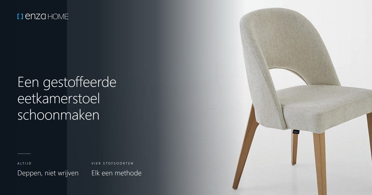Gestoffeerde eetkamerstoelen in lichte stof rond een houten eettafel