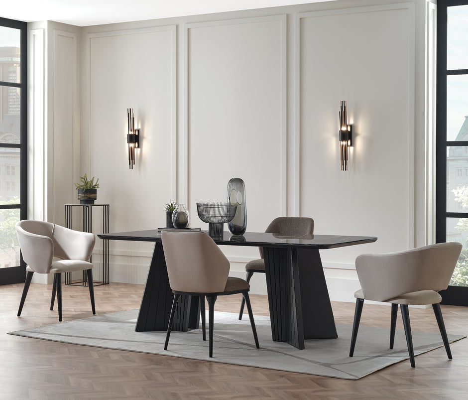 Riga Eettafel met MDF Poten